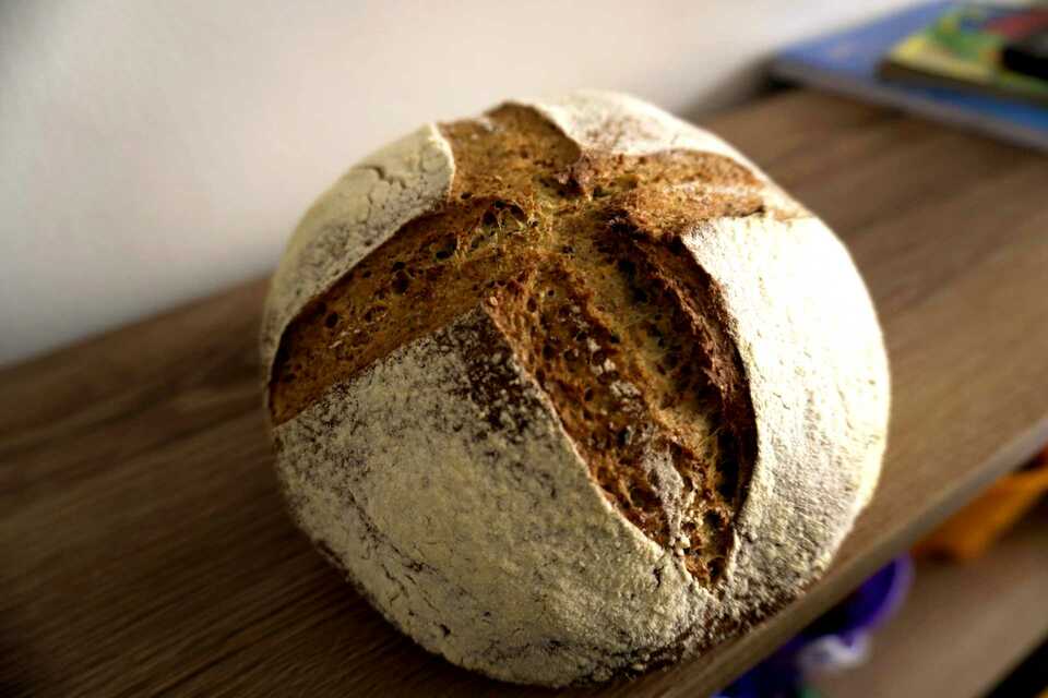 🍞 Pan con masa madre paso a paso [super fácil]