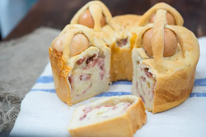 pan-con-relleno-de queso-y-jamon-embutidos