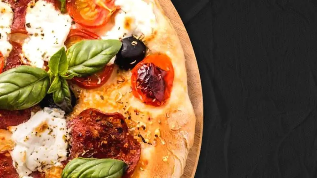 👉 10 tips para hacer masa de pizza italiana fina y crujiente 1 masa-de-pizza-italiana-fina-y-crujiente